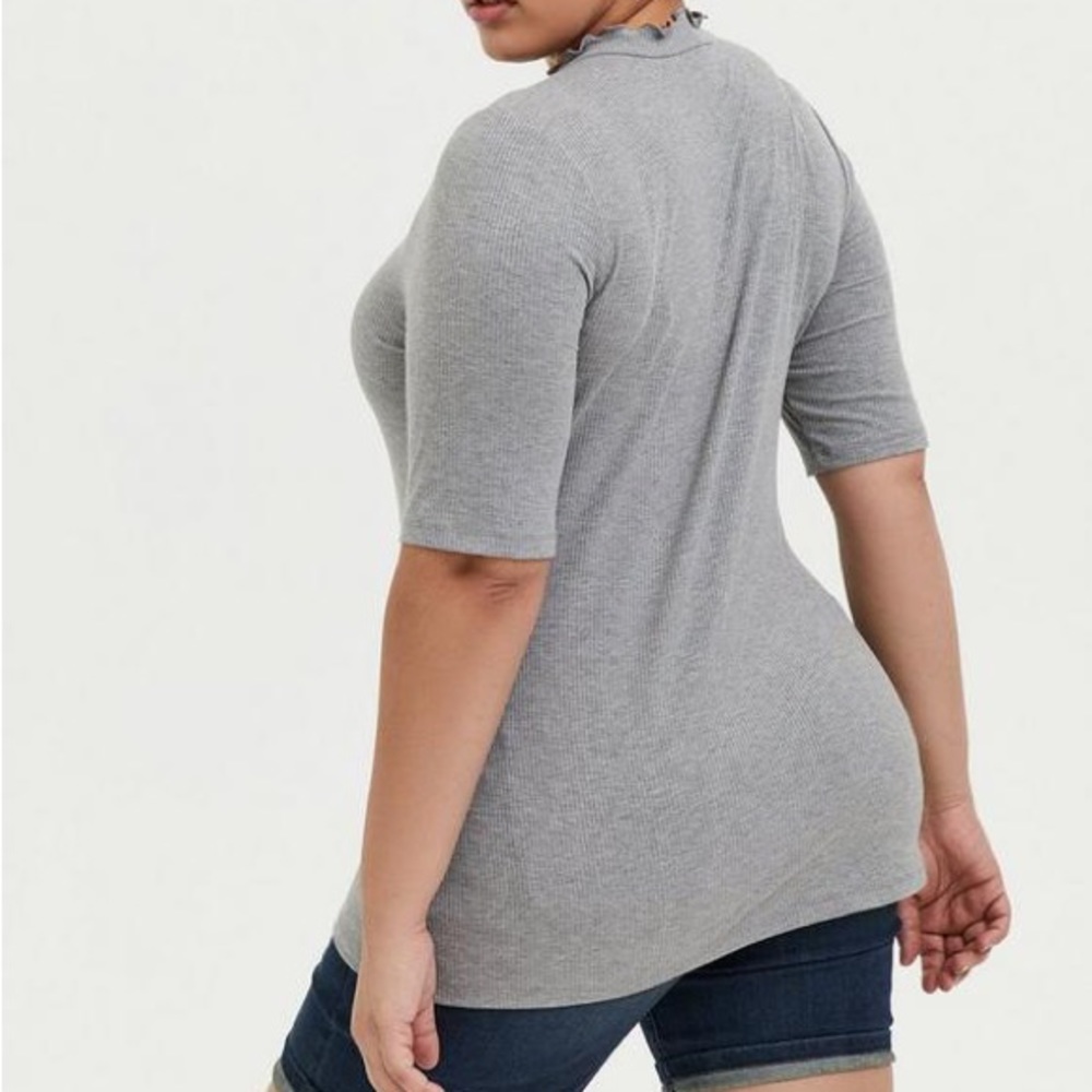Gray Ribbed Mock Neck Tee - Picture 2 of 5